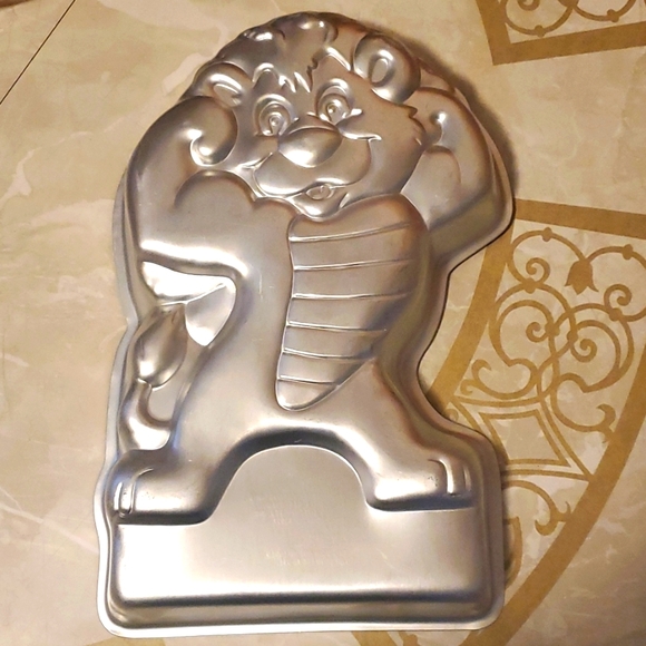 Bumblelion Wuzzles Cake Pan - Picture 3 of 5